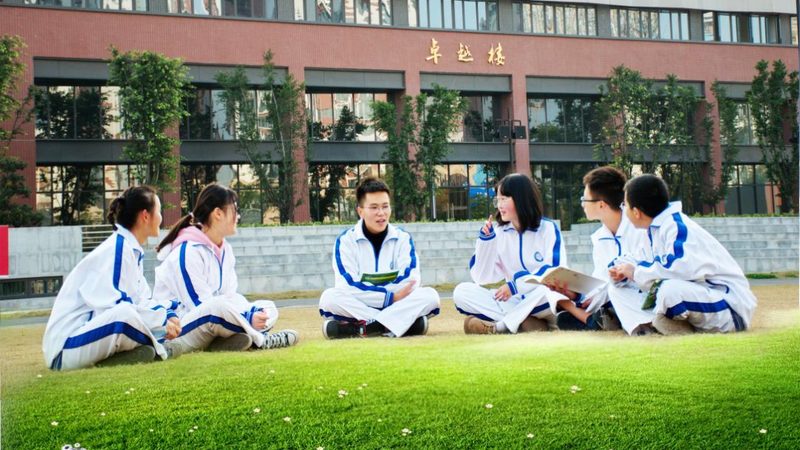 汽车大灯继电器选型攻略：揭秘如何挑选合适型号